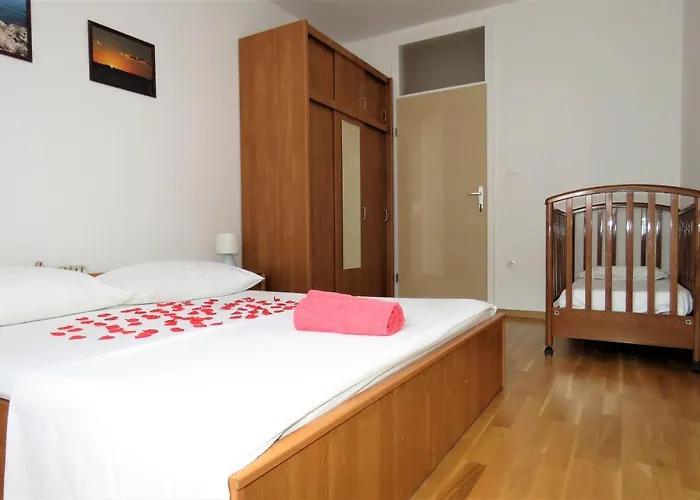 Apartment West *
