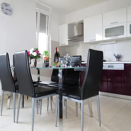 West * 마카르스카