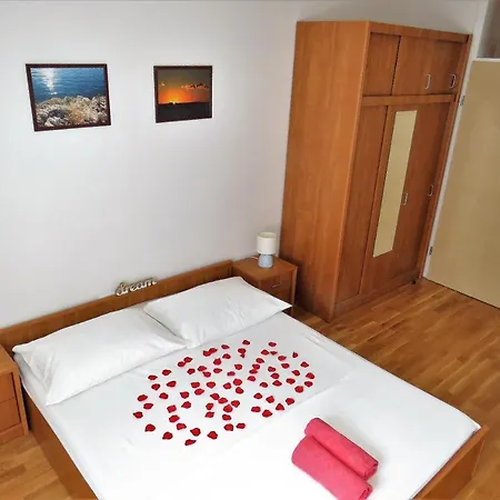 Apartman West *